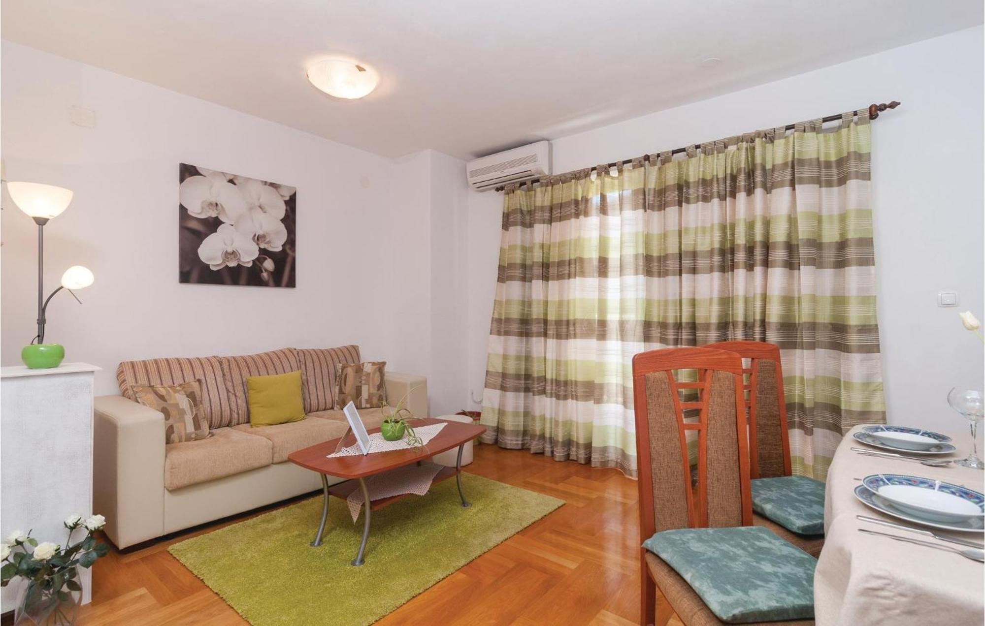 Lovely Apartment In Split With Wifi מראה חיצוני תמונה
