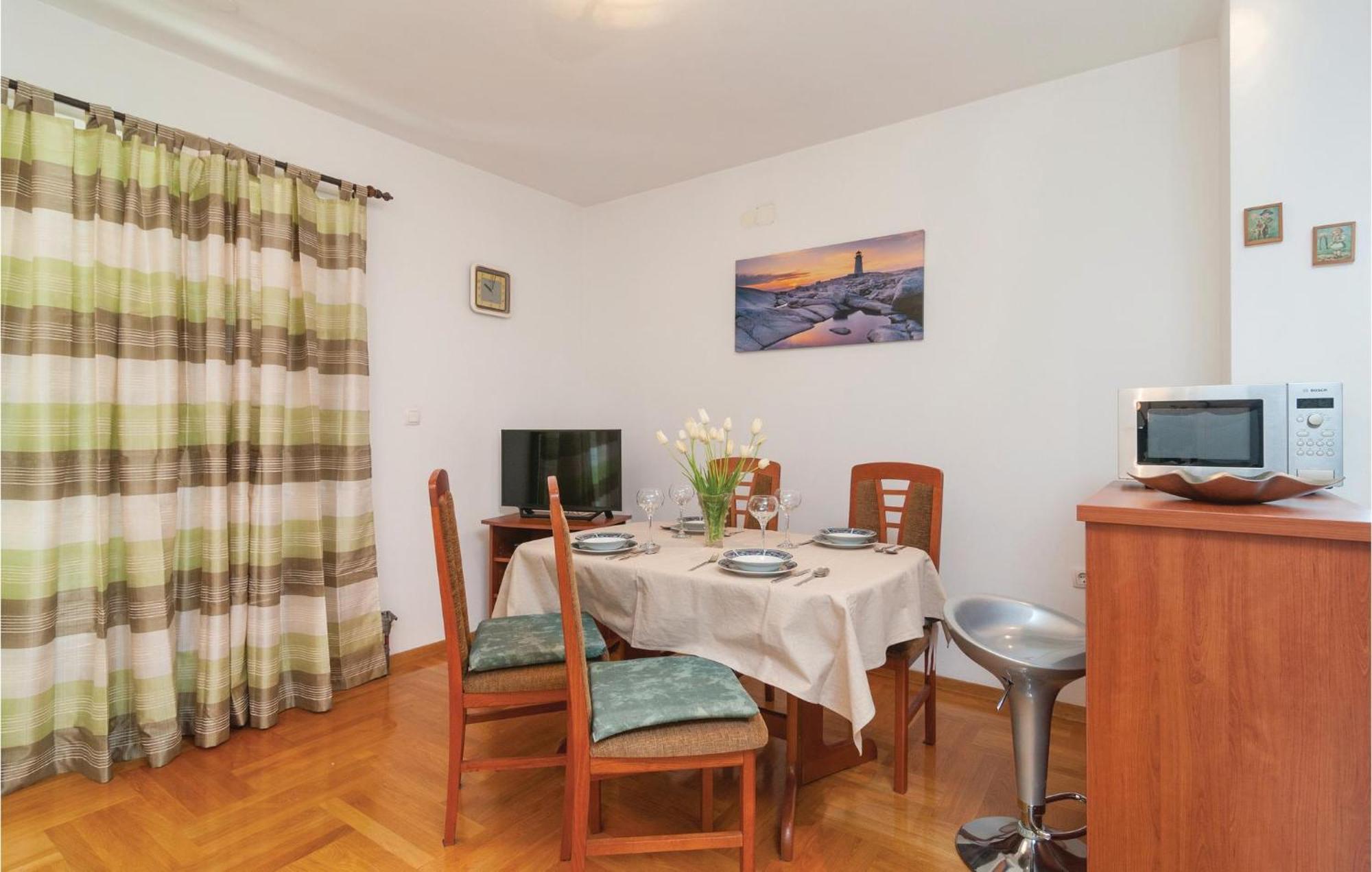 Lovely Apartment In Split With Wifi מראה חיצוני תמונה
