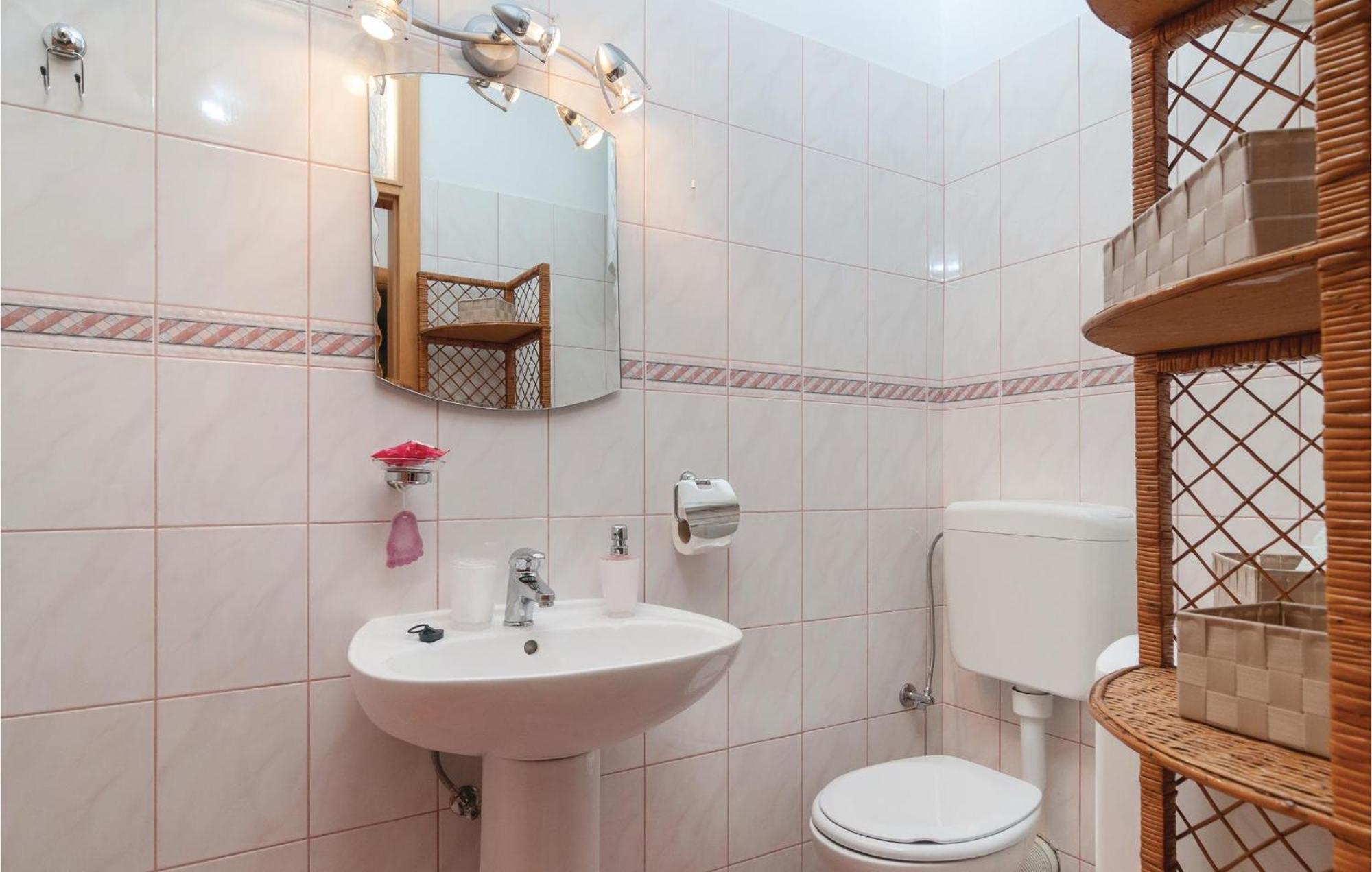 Lovely Apartment In Split With Wifi מראה חיצוני תמונה